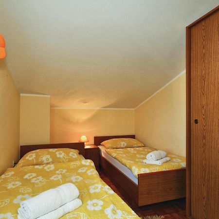 3 Bedroom Gorgeous Apartment In Porec Ngoại thất bức ảnh