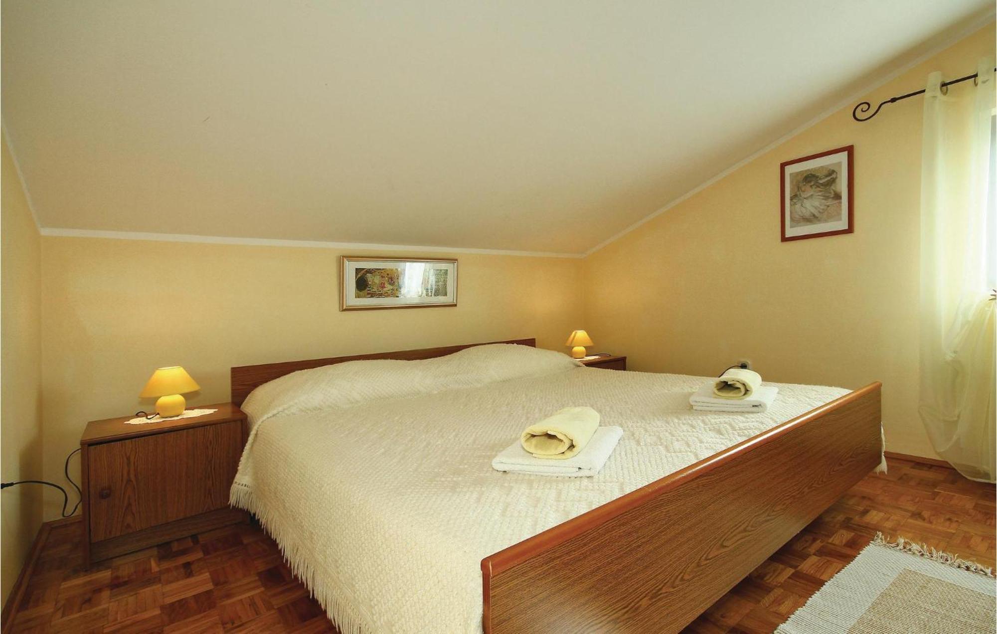 3 Bedroom Gorgeous Apartment In Porec Ngoại thất bức ảnh